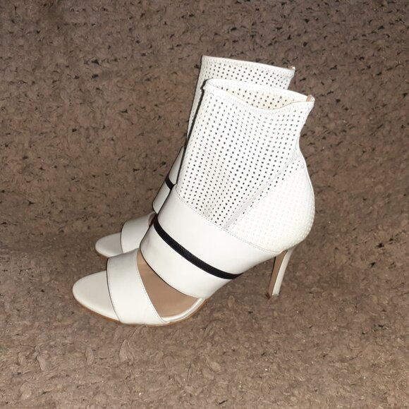 RUTHIE DAVIS X DISNEY PRINCESS-White Perforated Leather Stiletto-Sz 37-Excellent - Picture 2 of 7